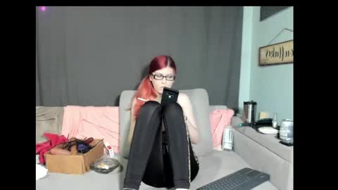 roxihazeleyes online show from 03.02.25