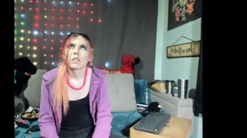 roxihazeleyes online show from 09.11.25