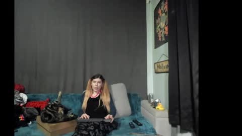 roxihazeleyes online show from 11.26.25