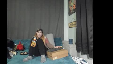 roxihazeleyes online show from 12.04.25