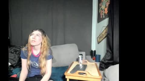 roxihazeleyes online show from 03.04.26