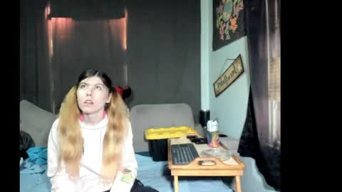 roxihazeleyes online show from 04.06.26