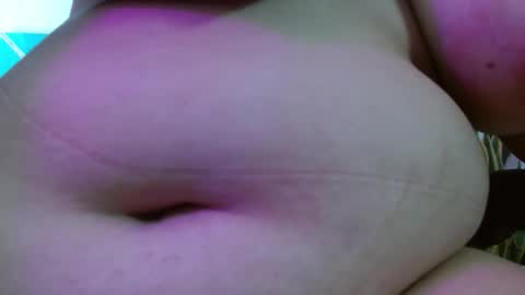 Snapshot of roxx_iie chatting on 11.22.25 roxiie online show from 11.22.25