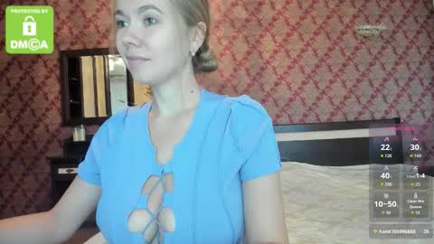 Snapshot of roxxana_xxxx chatting on 10.27.25 roxxana_xxxx online show from 10.27.25