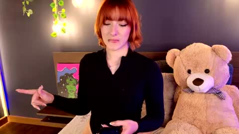Snapshot of roxxxevelvet chatting on 06.17.26 Roxx IG online show from 06.17.26