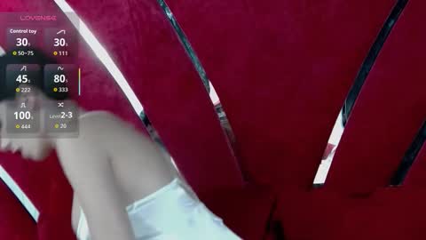 Snapshot of roxxy_rouge chatting on 11.08.25 Roxy online show from 11.08.25