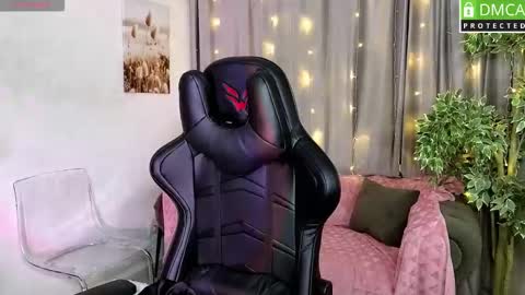 Roxy fiery online show from 11.24.25