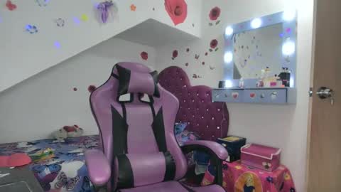 Snapshot of roxy_lu_07 chatting on 10.21.25 Roxy online show from 10.21.25