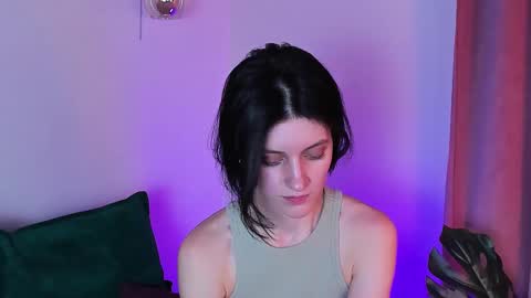 Snapshot of roxy_riot_ chatting on 01.31.25 roxy_riot_ online show from 01.31.25