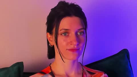 Snapshot of roxy_riot_ chatting on 02.01.25 roxy_riot_ online show from 02.01.25