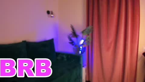 Snapshot of roxy_riot_ chatting on 02.02.25 roxy_riot_ online show from 02.02.25