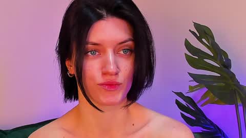 Snapshot of roxy_riot_ chatting on 02.03.25 roxy_riot_ online show from 02.03.25