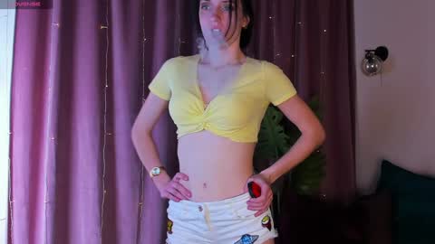 Snapshot of roxy_riot_ chatting on 02.06.25 roxy_riot_ online show from 02.06.25