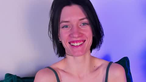 Snapshot of roxy_riot_ chatting on 02.08.25 roxy_riot_ online show from 02.08.25