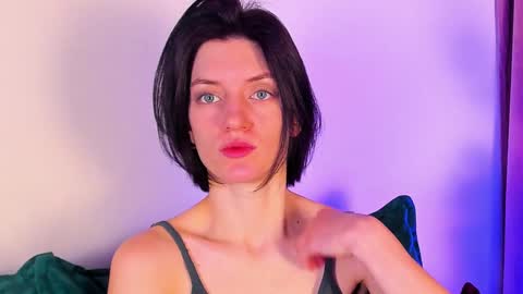 Snapshot of roxy_riot_ chatting on 02.09.25 roxy_riot_ online show from 02.09.25