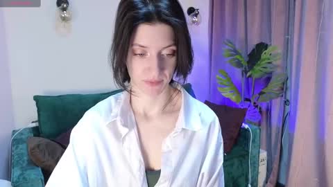 Snapshot of roxy_riot_ chatting on 02.14.25 roxy_riot_ online show from 02.14.25