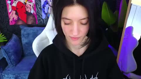 Snapshot of roxy_riot_ chatting on 02.18.25 roxy_riot_ online show from 02.18.25