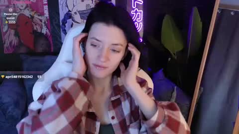 Snapshot of roxy_riot_ chatting on 02.21.25 roxy_riot_ online show from 02.21.25