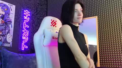 Snapshot of roxy_riot_ chatting on 02.23.25 roxy_riot_ online show from 02.23.25