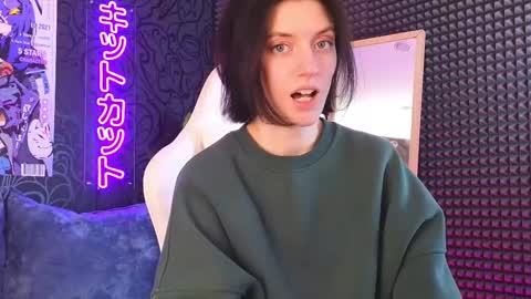 Snapshot of roxy_riot_ chatting on 02.26.25 roxy_riot_ online show from 02.26.25