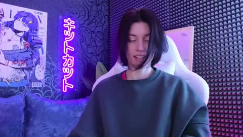 Snapshot of roxy_riot_ chatting on 02.28.25 roxy_riot_ online show from 02.28.25