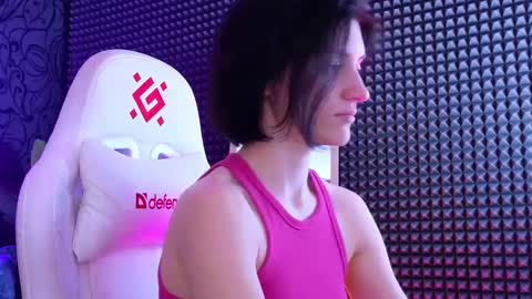 Snapshot of roxy_riot_ chatting on 02.28.25 roxy_riot_ online show from 02.28.25