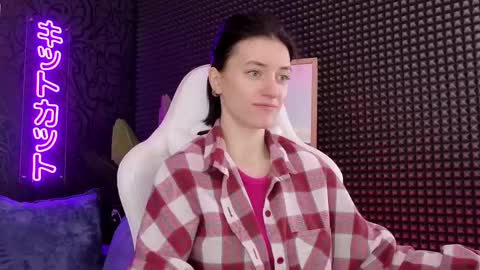 Snapshot of roxy_riot_ chatting on 03.01.25 roxy_riot_ online show from 03.01.25