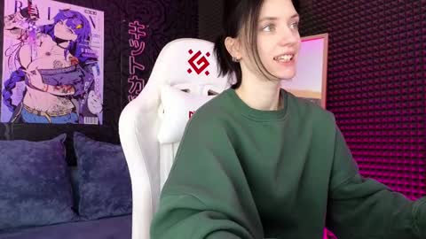 Snapshot of roxy_riot_ chatting on 03.02.25 roxy_riot_ online show from 03.02.25