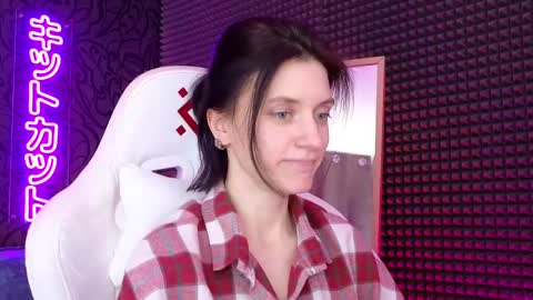 Snapshot of roxy_riot_ chatting on 03.02.25 roxy_riot_ online show from 03.02.25