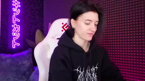 Snapshot of roxy_riot_ chatting on 03.11.25 roxy_riot_ online show from 03.11.25