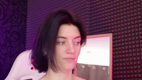 Snapshot of roxy_riot_ chatting on 03.11.25 roxy_riot_ online show from 03.11.25