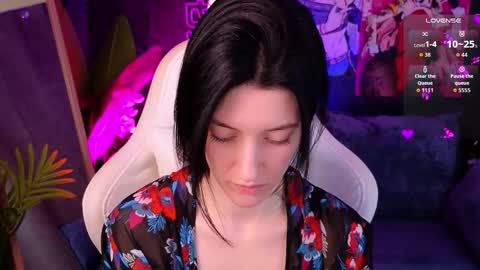 Snapshot of roxy_riot_ chatting on 10.18.25 roxy_riot_ online show from 10.18.25