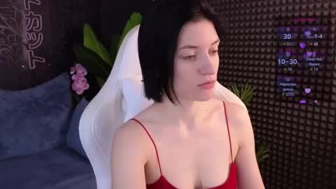 Snapshot of roxy_riot_ chatting on 11.25.25 roxy_riot_ online show from 11.25.25