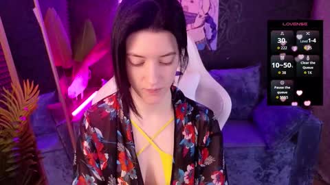 Snapshot of roxy_riot_ chatting on 12.17.25 roxy_riot_ online show from 12.17.25