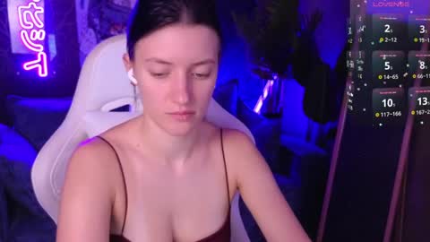 roxy_riot_ online show from 04.09.26