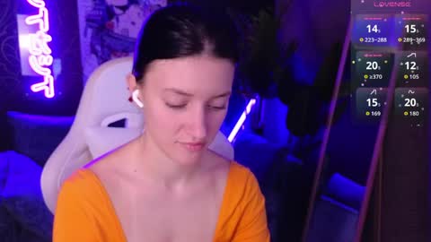 roxy_riot_ online show from 04.14.26