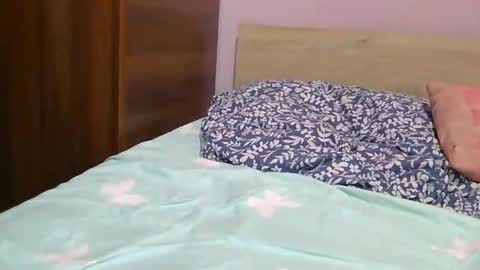 Snapshot of roxy_secrets chatting on 01.14.25 roxy secrets online show from 01.14.25