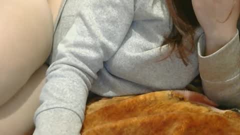 Snapshot of roxy_secrets chatting on 02.12.25 roxy secrets online show from 02.12.25