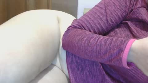 Snapshot of roxy_secrets chatting on 02.25.25 roxy secrets online show from 02.25.25