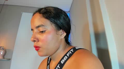 Snapshot of roxy_stone1 chatting on 06.20.26 roxy_stone1 online show from 06.20.26