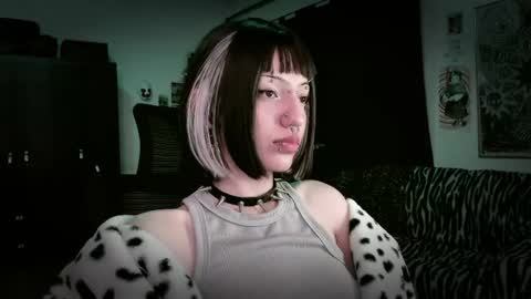 Roxy Independient model Help me to reach 50 thumbs up online show from 05.16.26