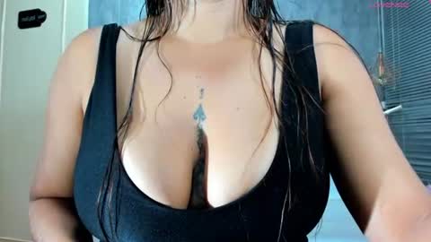 roxy_williamss online show from 08.05.26