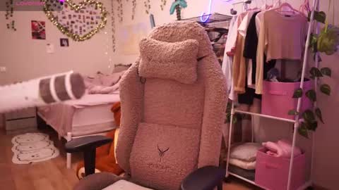 Snapshot of roxysuh chatting on 02.11.26 roxysuh online show from 02.11.26