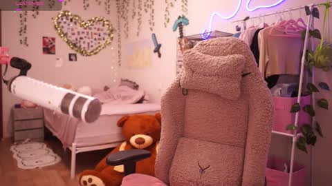 Snapshot of roxysuh chatting on 02.15.26 roxysuh online show from 02.15.26