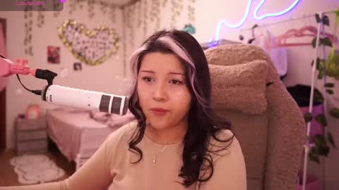 Snapshot of roxysuh chatting on 02.21.26 roxysuh online show from 02.21.26