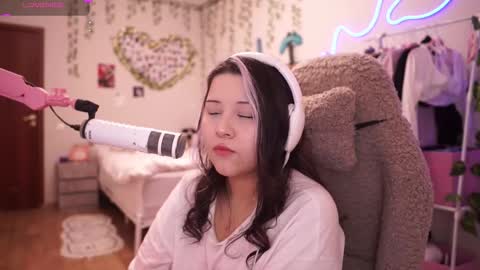 Snapshot of roxysuh chatting on 03.05.26 roxysuh online show from 03.05.26