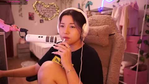 Snapshot of roxysuh chatting on 08.02.26 roxysuh online show from 08.02.26