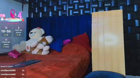 Snapshot of roy_barney chatting on 10.24.25 ANTONIO online show from 10.24.25