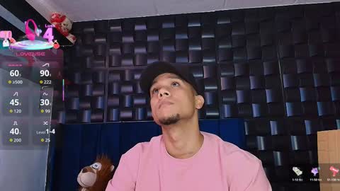 Snapshot of roy_barney chatting on 11.03.25 ANTONIO online show from 11.03.25