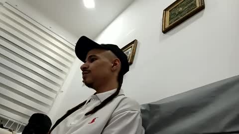 Snapshot of roy_master chatting on 10.03.25 roy_master online show from 10.03.25